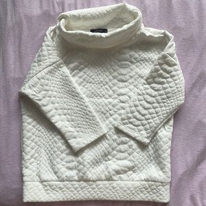 Unique Quilted White 3/4 sleeve Cozy Sweater
